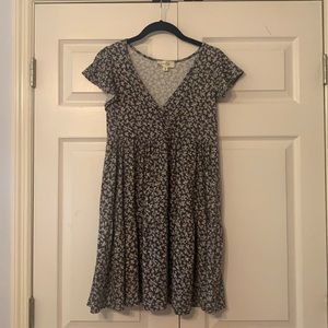 Jessica Simpson Flutter sleeve baby-doll dress